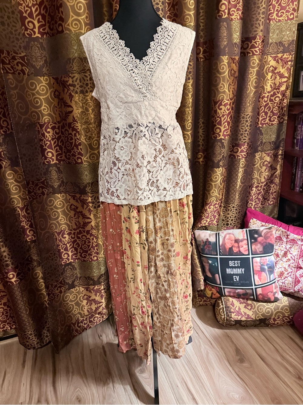 Tempo's Victorian Antique  Lace Top